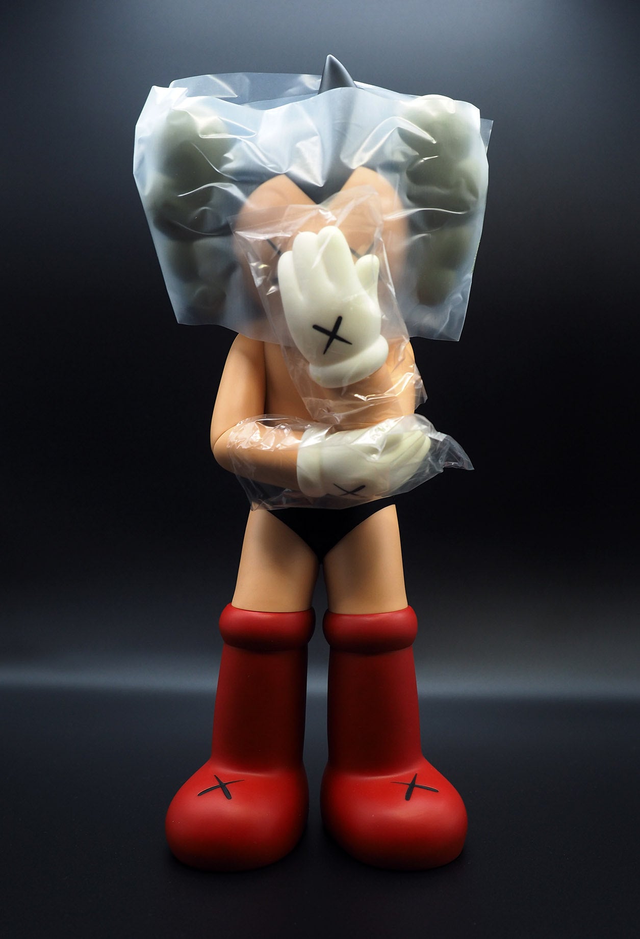 ASTRO BOY (KAWS version) GRAY 鉄腕アトムフィギュア [発売] - kaws