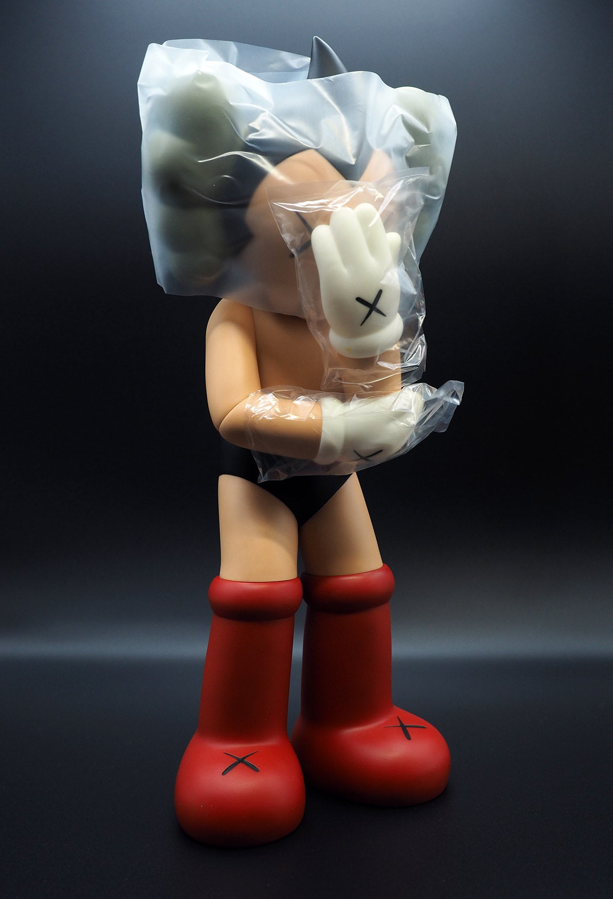 kaws ASTRO BOY 鉄腕アトム オリジナルフェイク フィギュア - コミック ...