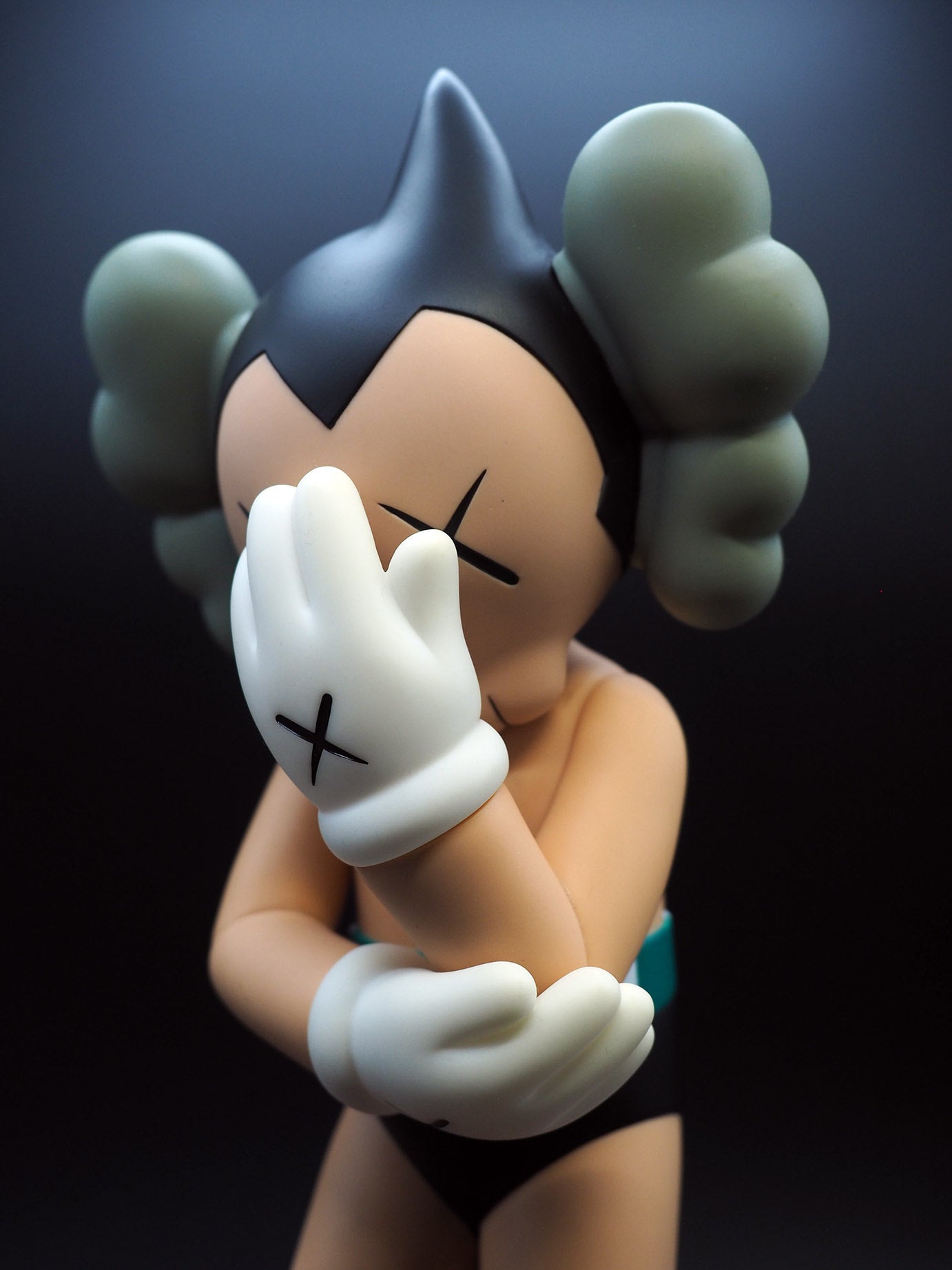 KAWS Astro Boy, 2012 税込(incl. sales tax) オリジナルフェイク 鉄腕アトム カウズ | ART-ONLINE  (.jp)