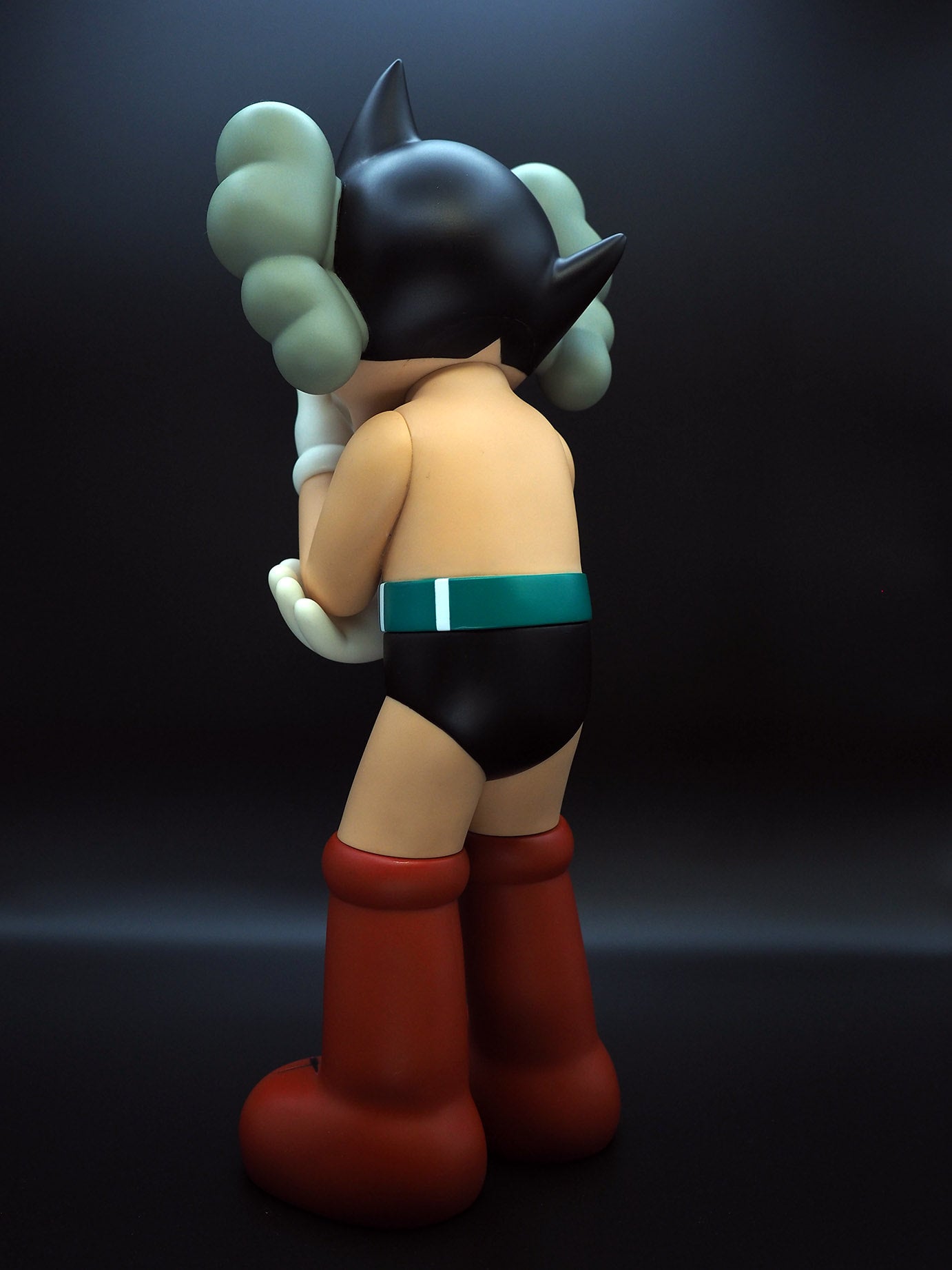 KAWS Astro Boy, 2012 税込(incl. sales tax) オリジナルフェイク　鉄腕アトム　カウズ